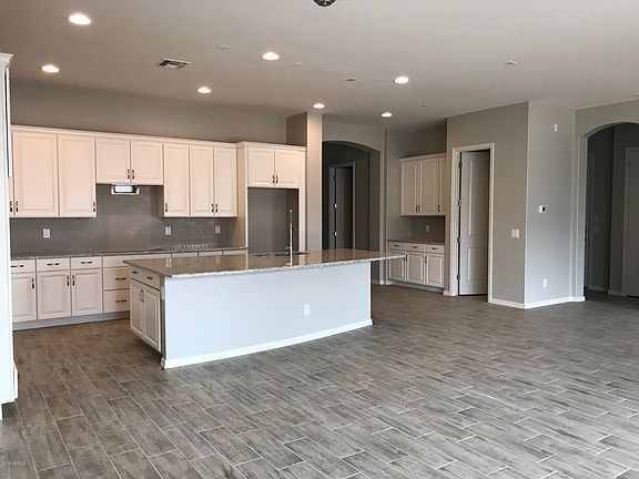 3rd image of 148 W Strawberry Tree Ave
