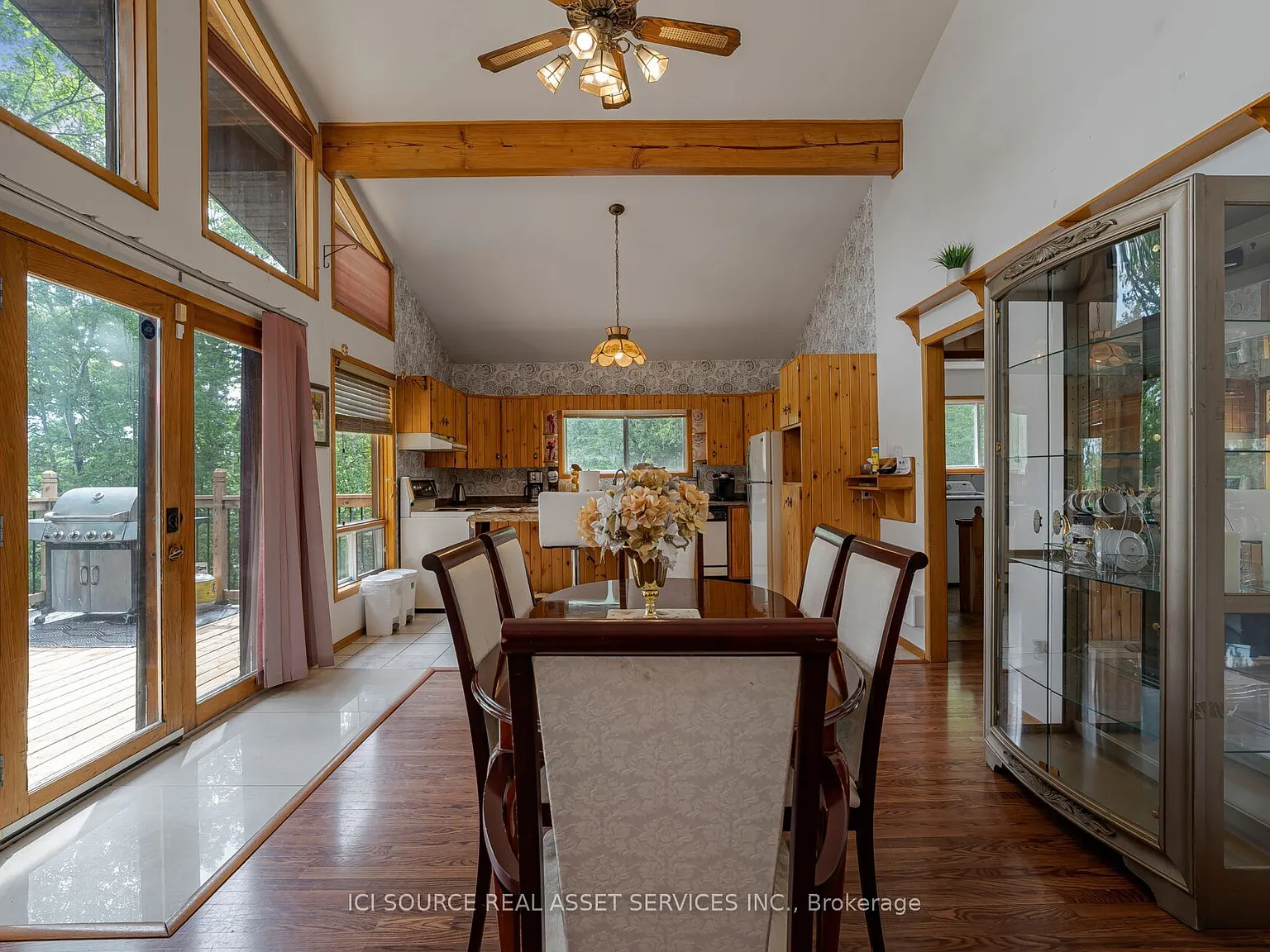 3 bed, $3,000 — Photo 4