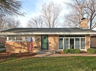 208 N Fairview Ave, Mount Prospect, IL 60056
