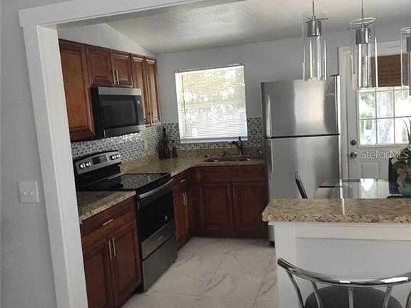 3rd image of 9209 W Patterson St