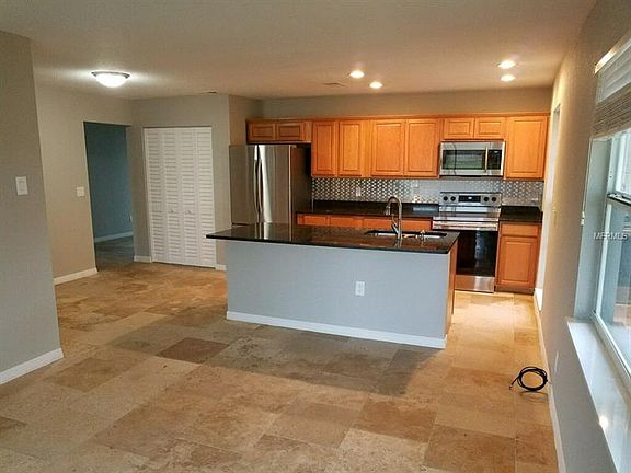 3rd image of 2356 Hawthorne Dr