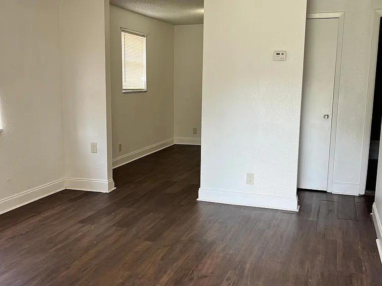 8412 N Elmer St — Photo 6