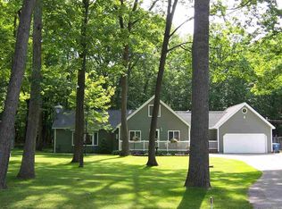 618 Vista Dr, Roscommon, MI 48653