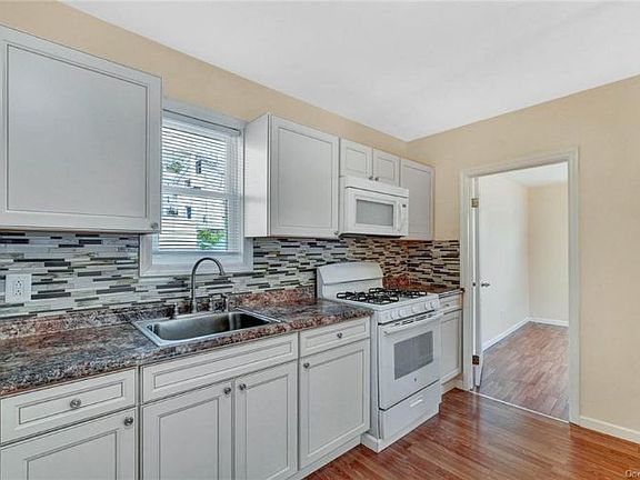3rd image of 31 Schneider Ave