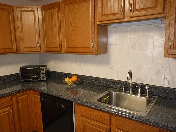 4th image of 100 3rd St