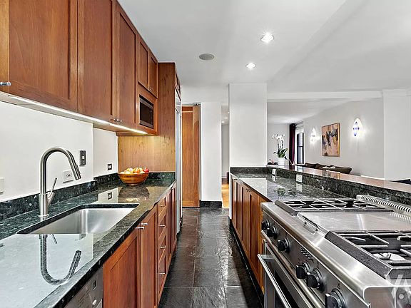 4th image of 890 W End Ave APT 7A