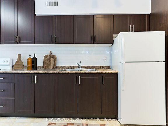 5th image of 40 Park Rd #602