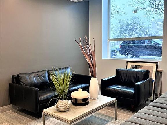 5th image of 405 E Oakwood Blvd #N-3