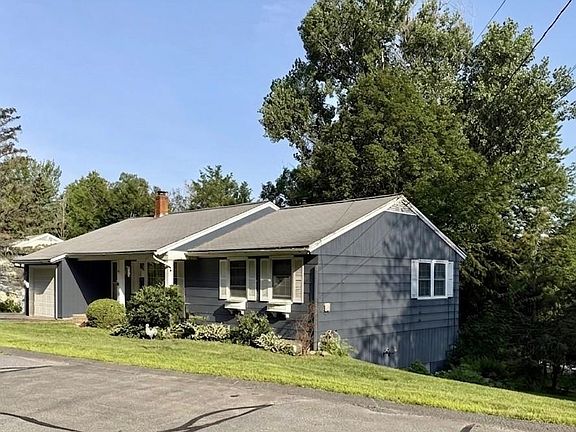 3rd image of 16 Edwin Avenue