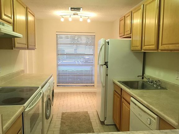 Eat In Kitchen