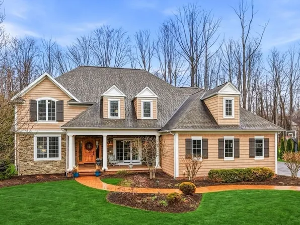 7480 Faraway Trl, Chagrin Falls, OH 44023