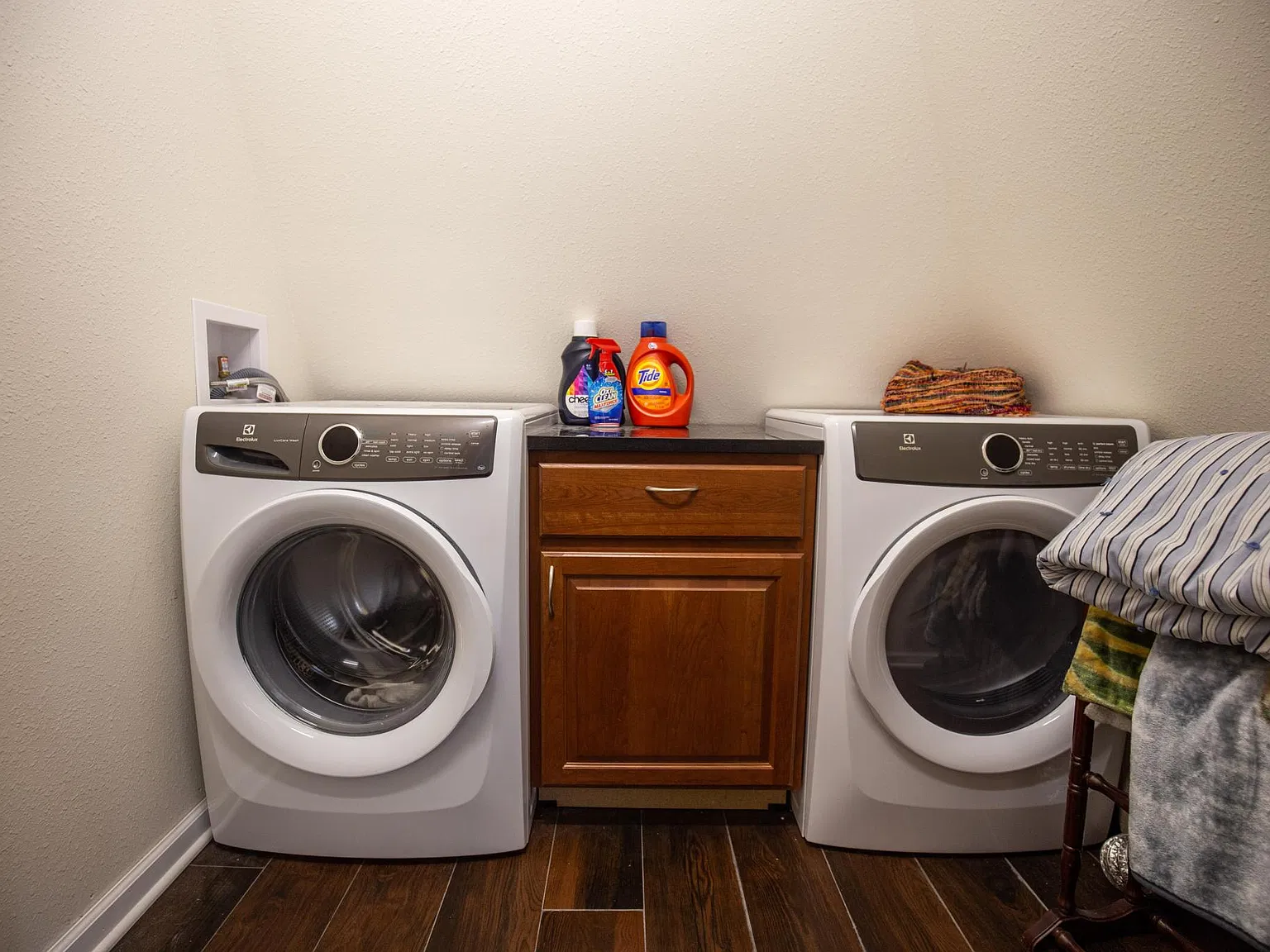 2 bed, 1200 sqft, $2,350 — Photo 2