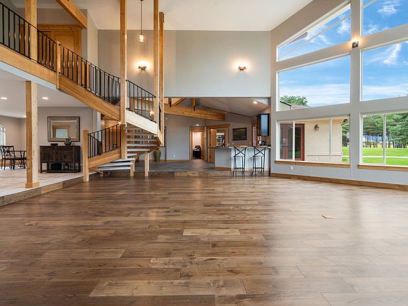5th image of 618 Leonard Ln