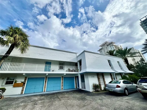 1280 Surf Rd APT 103, Riviera Beach, FL 33404