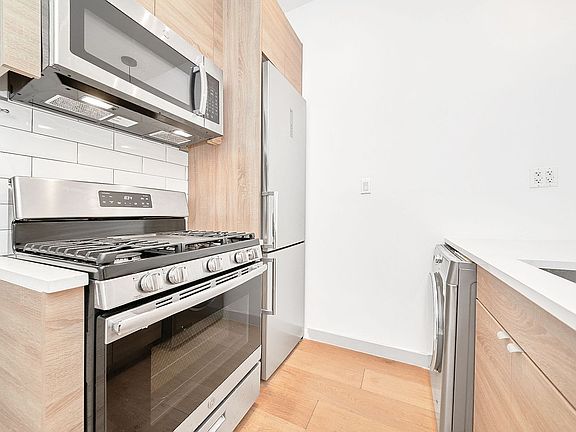 3rd image of 802 Sterling Pl #1R