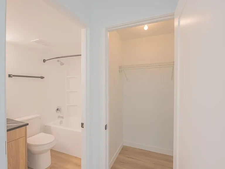604 14th Ave SW — Photo 45