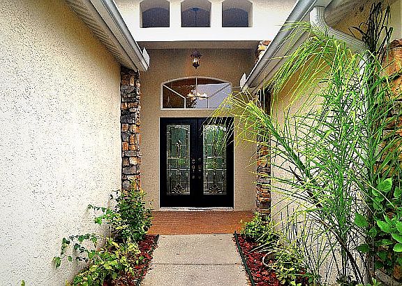 5th image of 19128 Larchmont Dr