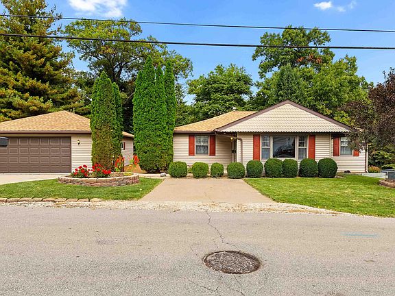 2nd image of 4817 W Roseland Ln