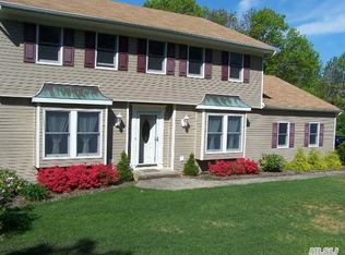 2 Snow Crest Ct, Mount Sinai, NY 11766
