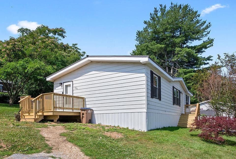 1st image of 790 Dogwood Ln