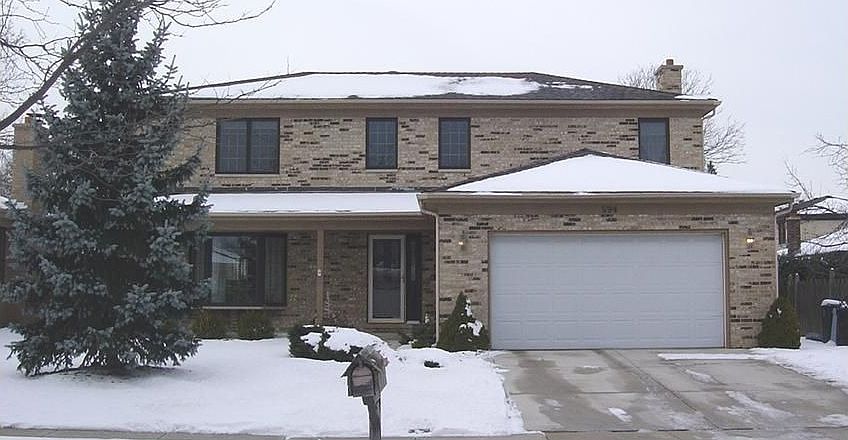 1st image of 594 N 3rd Ave