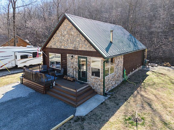 3rd image of 814 Peace In Valley Road