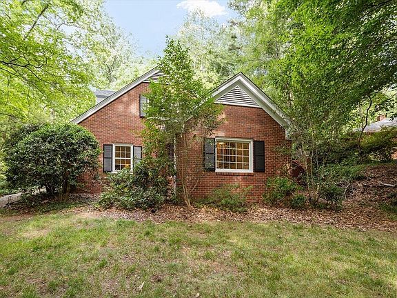 4th image of 416 Brookside Dr