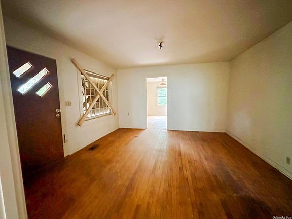 2nd image of 306 N 5th St