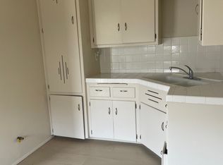 11722 207th St, Lakewood, CA 90715
