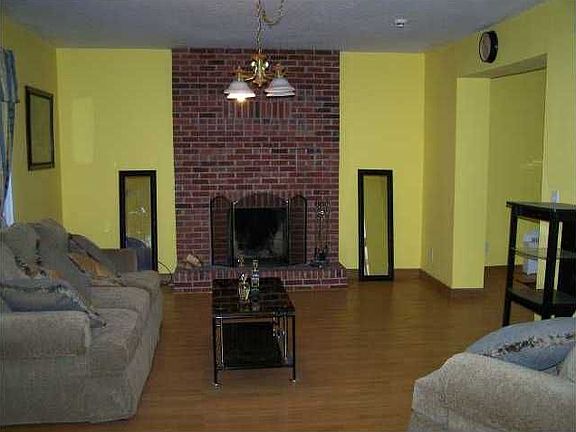 4th image of 3550 N Capitol Ave