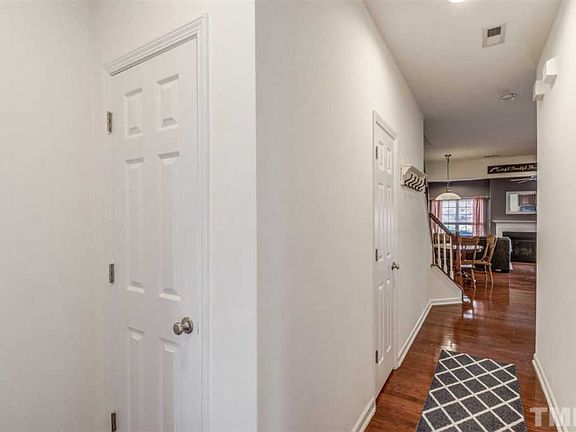 4th image of 302 Anterbury Dr