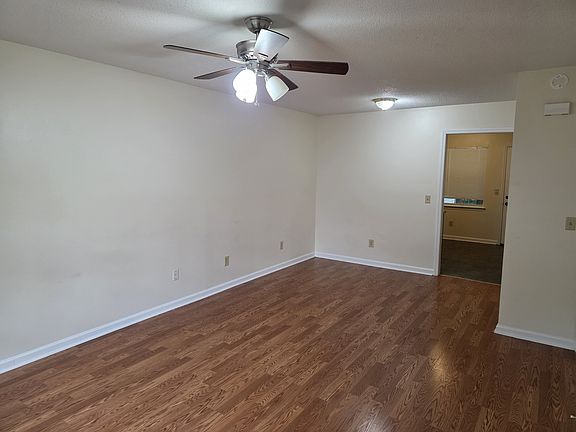 3rd image of 111 East Ave