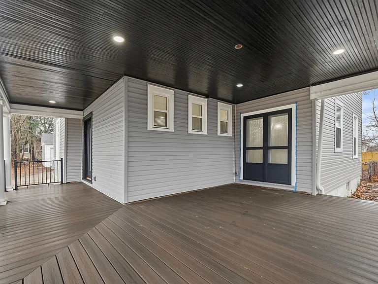 2978 Wardall Ave — Photo 36