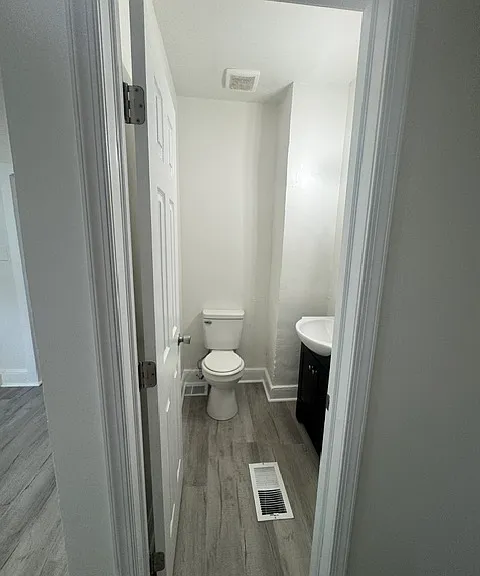 305 N Franklin St — Photo 11