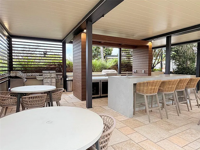 300 S Pointe Dr #908 — Photo 42