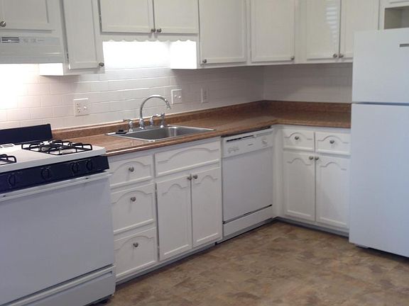 2nd image of 1562 Simpson Ave