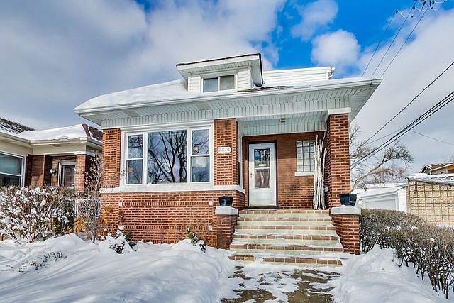 1st image of 2814 W Ainslie St