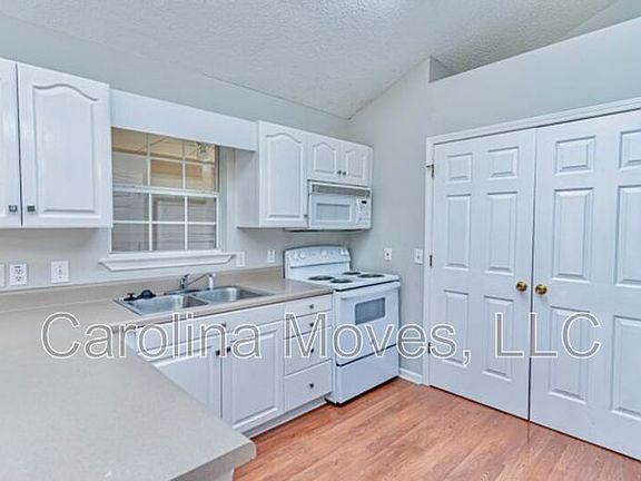 4th image of 800 Dunwoody Dr