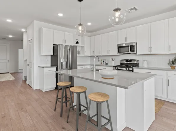 7557 W Park Street, Laveen, AZ 85339