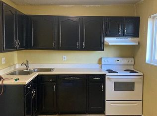 156 Carmel Woods Dr, Ballwin, MO 63021
