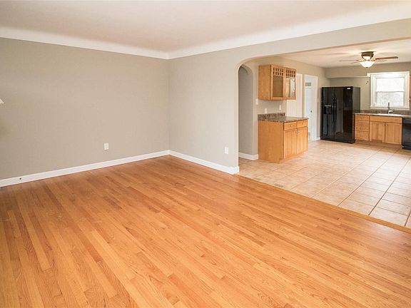 4th image of 7001 Christopher Dr