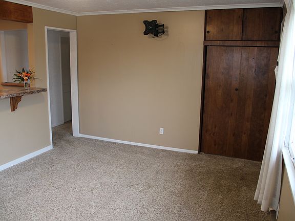 Living room to hall