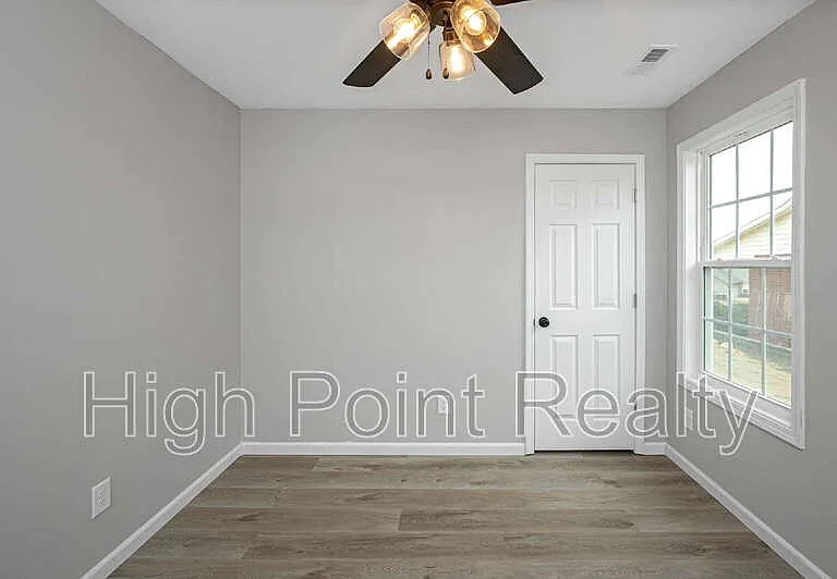 85 Smith Glen Dr — Photo 17