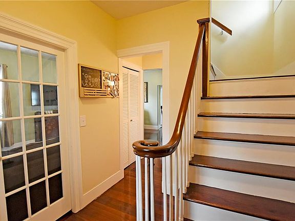 5th image of 31 Sheffield Ave