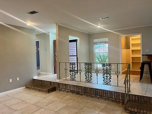 4th image of 708 Avenue Du Fountaine