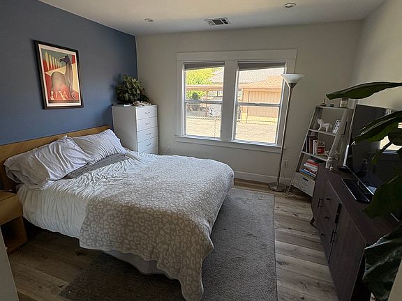 5th image of 233 E Avenue 38