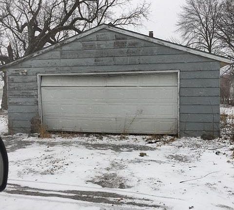 3rd image of 604 S Jackson Ave