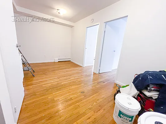 Rented by eRealty Advisors USA Inc | media 10