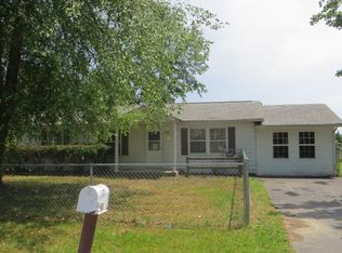 1107 Thomas Dr, Carterville, IL 62918