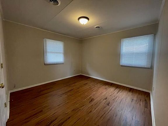 5th image of 3503 Westmont Dr